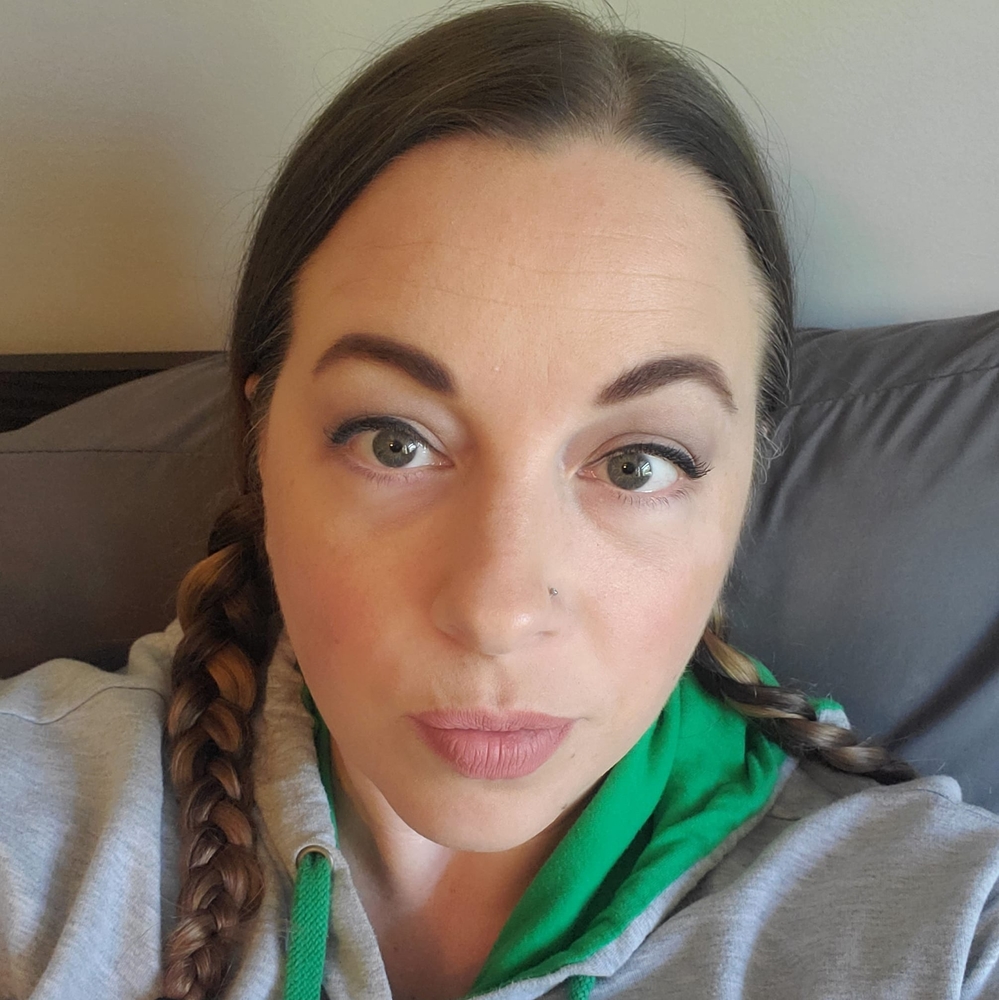 Meet your Posher, Corinne
